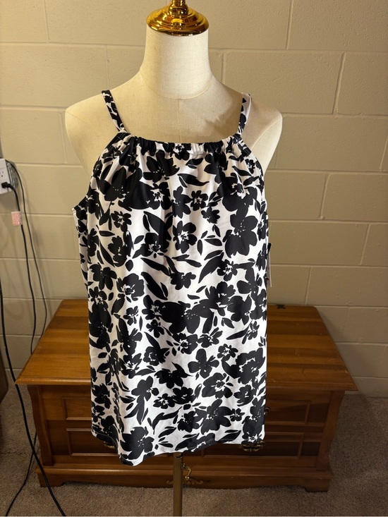 Island Escape Other - Black & White Floral Halter Tank Bathing Suit Top